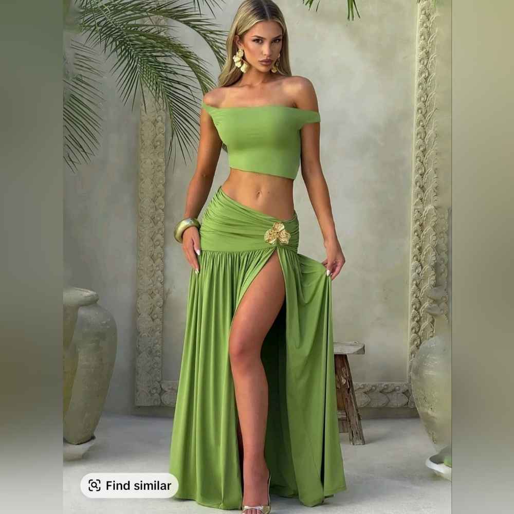 Elegant Green Off-Shoulder Skirt Set